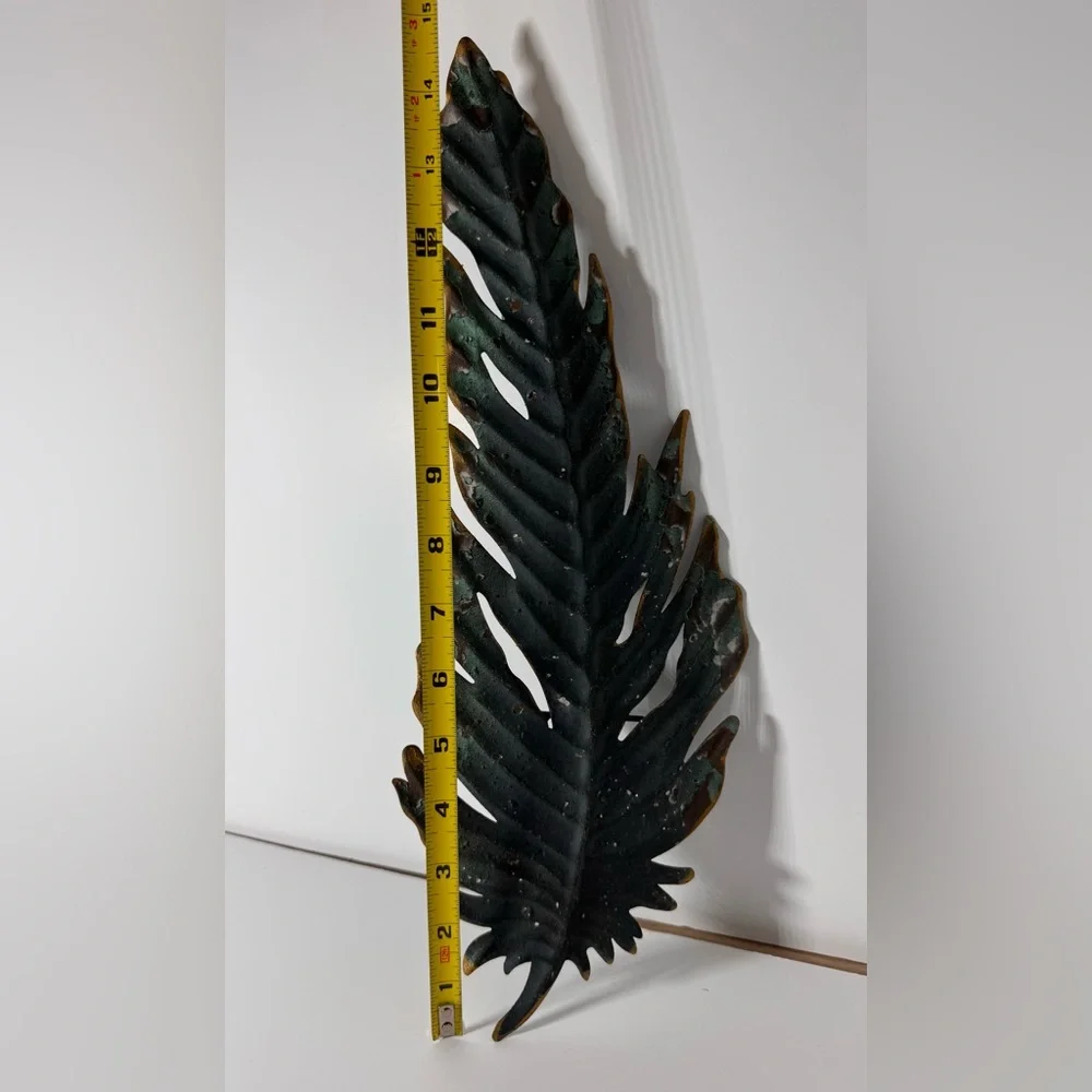 Wall Art Turquoise Feather Metal Accent Hangers On Back Preowned Great Shape - Picture 4 of 5